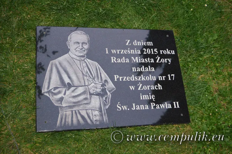  Tablica pamiątkowa Żory z papieżem Janem Pawłem 2