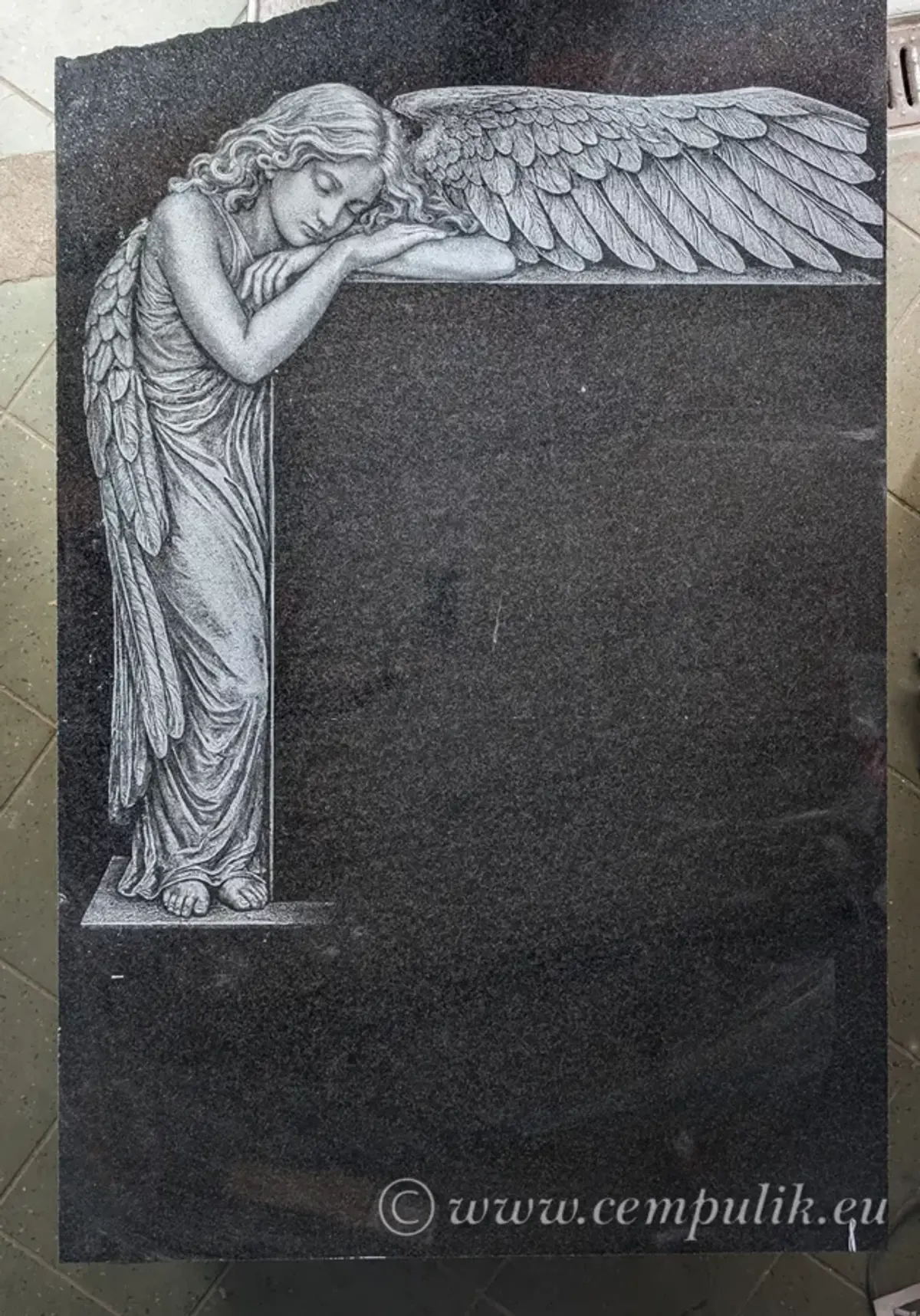 Usługa Grawerowania: Duży Anioł (140x100 cm) na Granicie