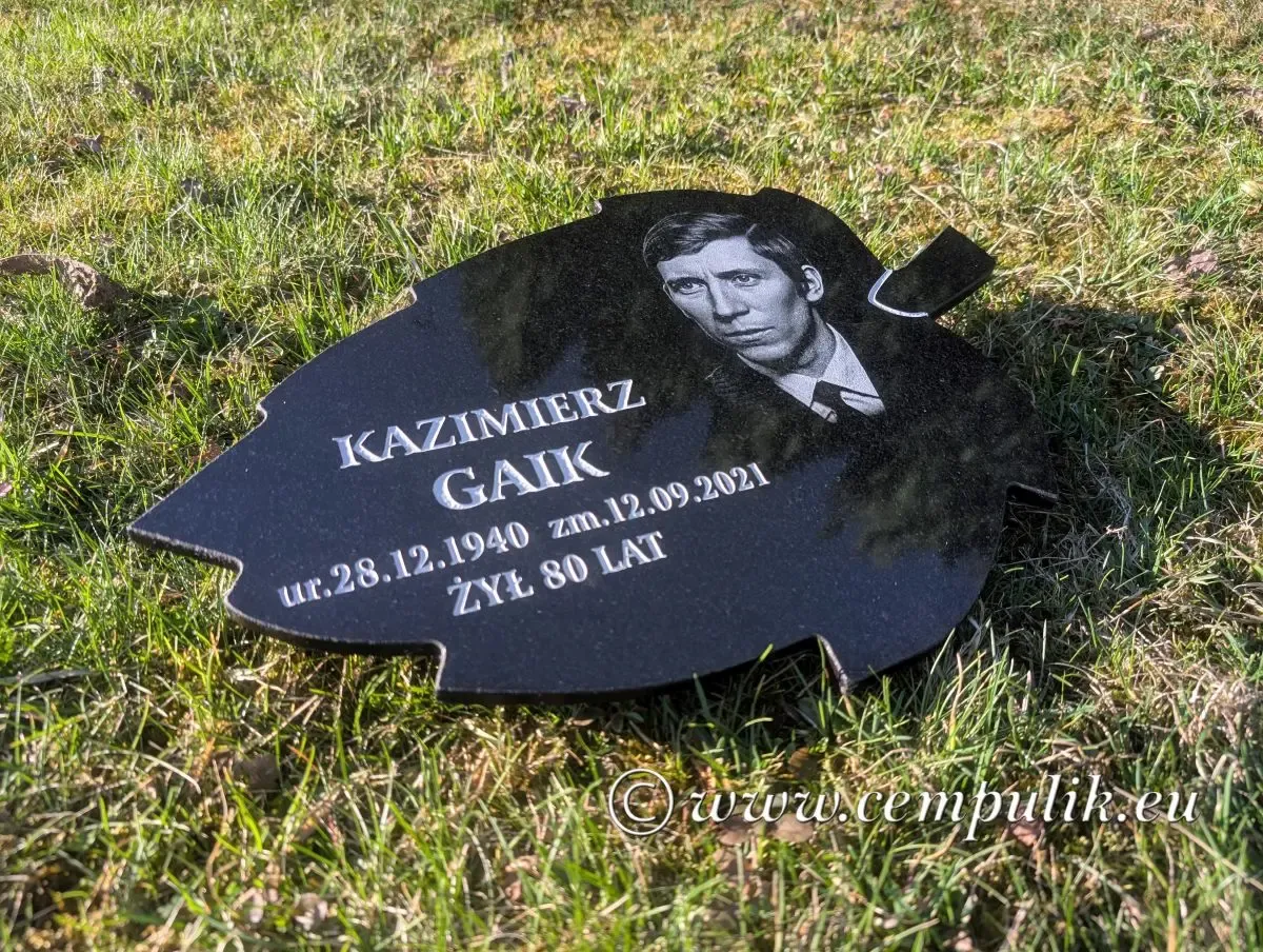 Große Grabplatte in Blattform - ein elegantes Denkmal für Ihr geliebtes