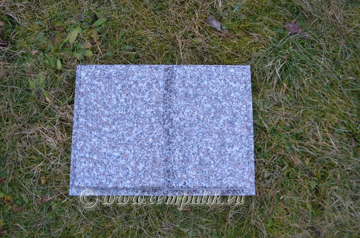 Granit-Gedenkbuch aus braunem Granit – 40 × 30 cm