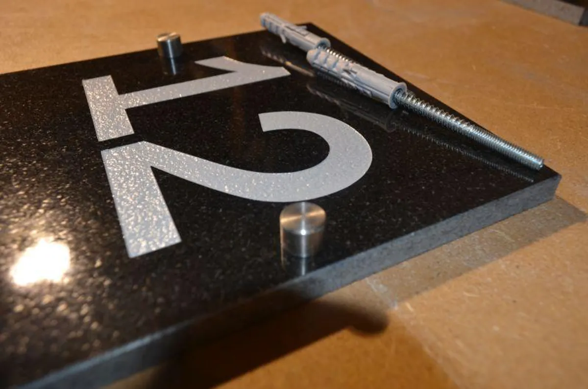 Zestaw Montażowy z Otworem do Płyty Granitowej