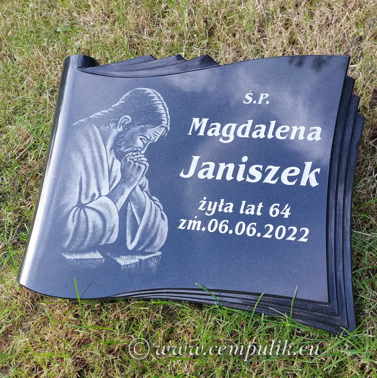 Grab-Papyrus aus Granit mit Motiv und Gravur – Schwarzer Granit