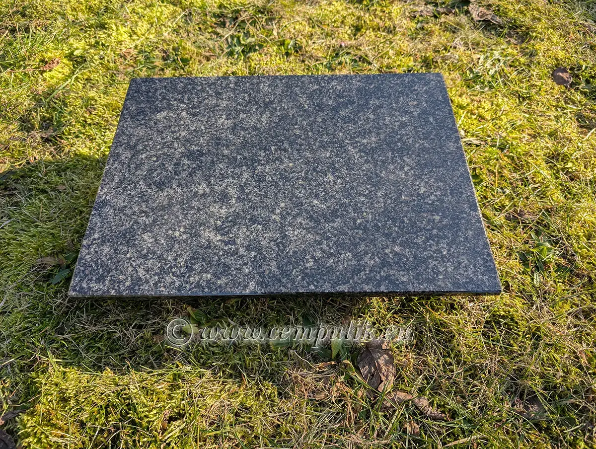 Dunkelgraues Granit-Grabkissen Impala-Stil 40x30 cm
