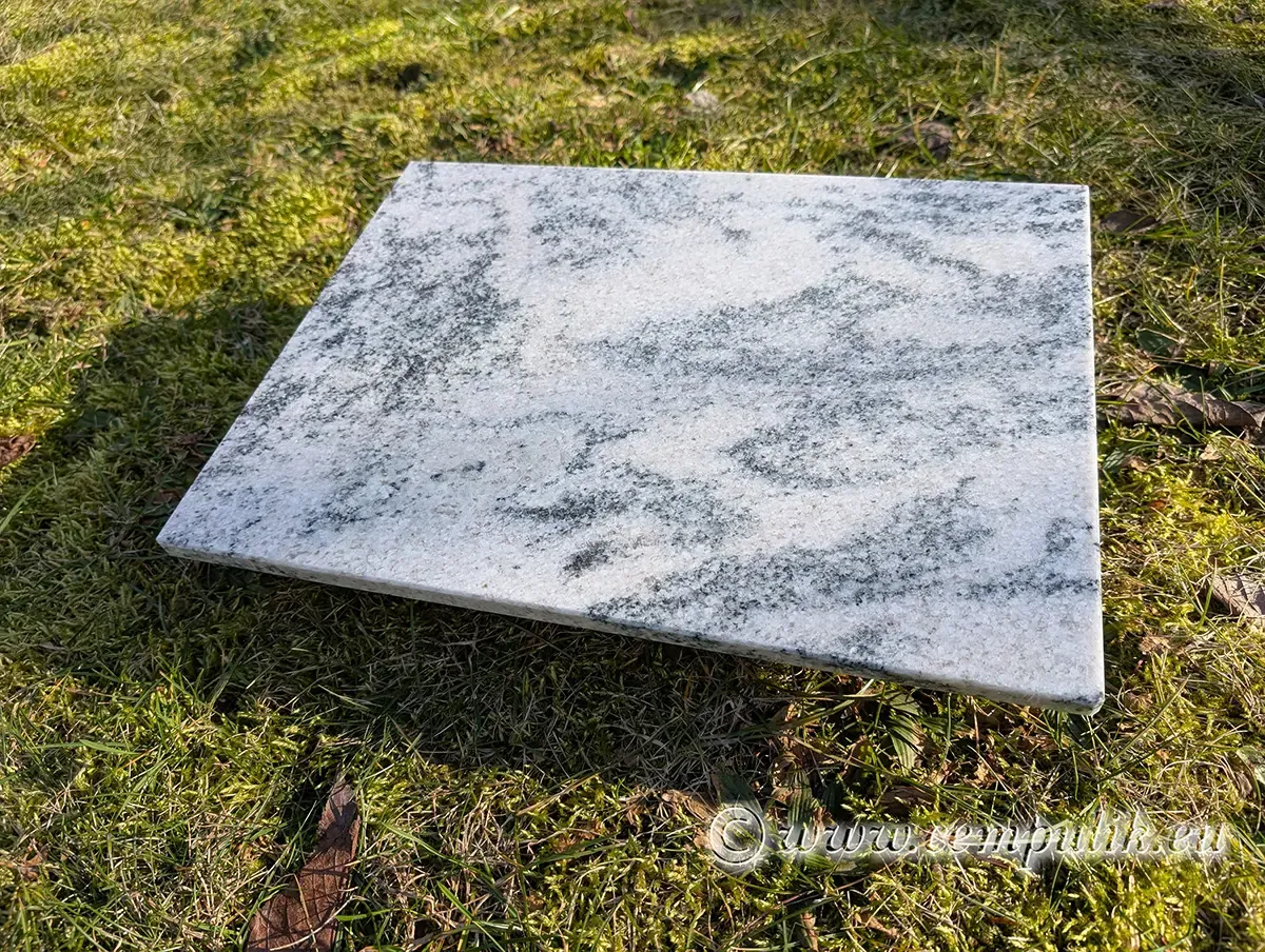 poduszka granitowa nagrobna vis (granit1)