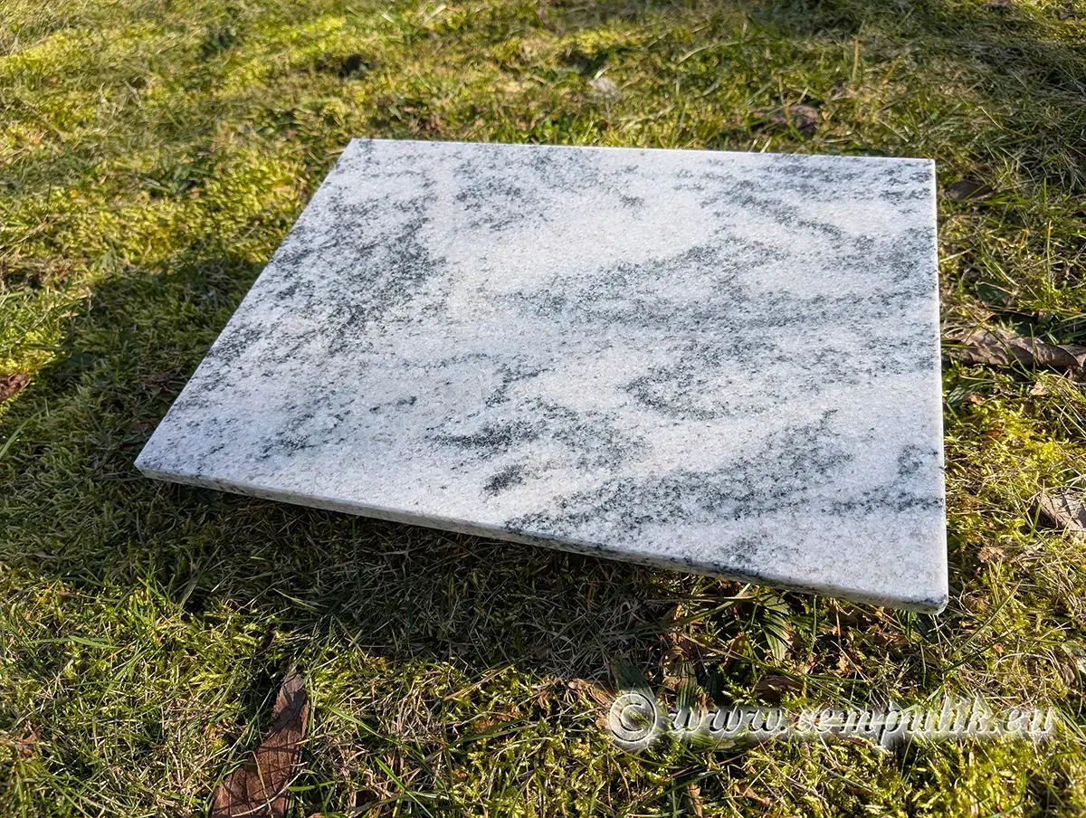 poduszka granitowa nagrobna vis (granit1)