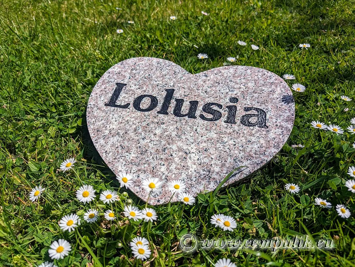 Brown-Toned Granite Heart – A Lasting Tribute to Your Pet