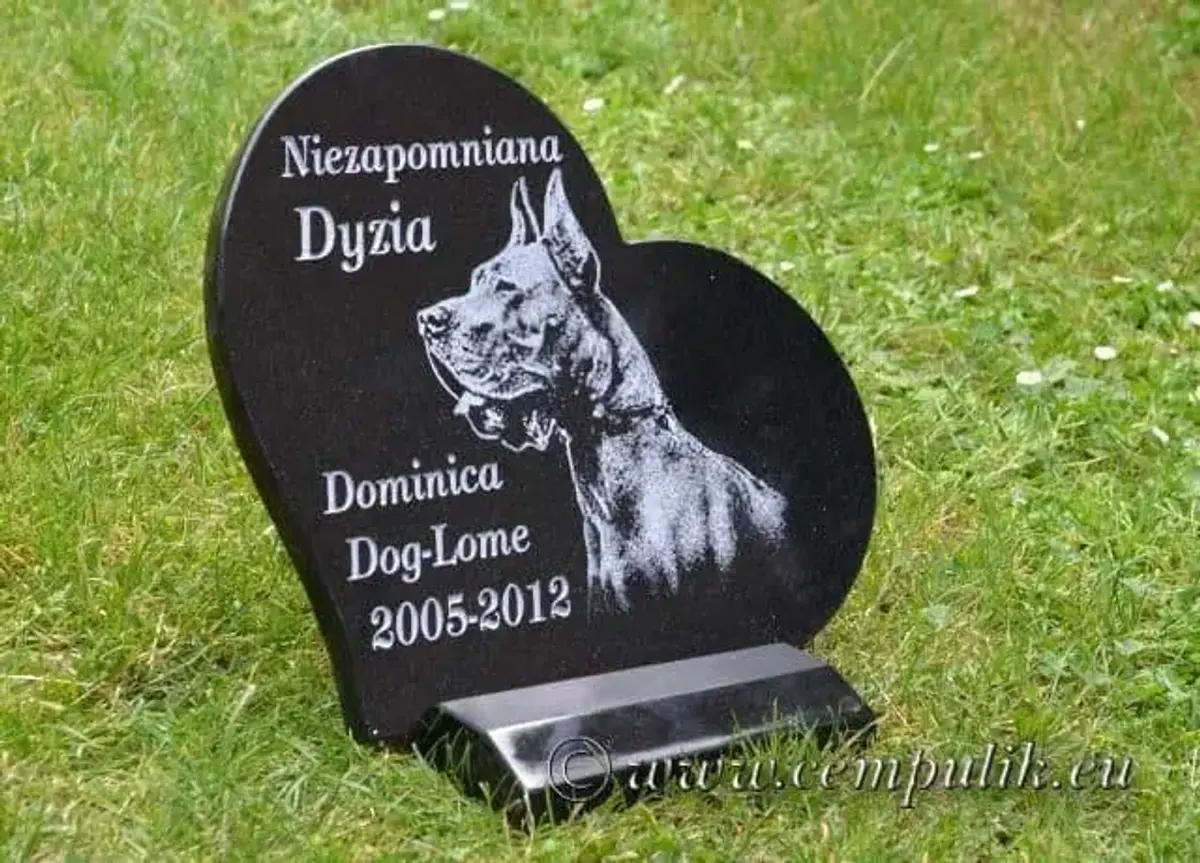 Duże Serce Granitowe na Pomnik - Pochylone (40x35)