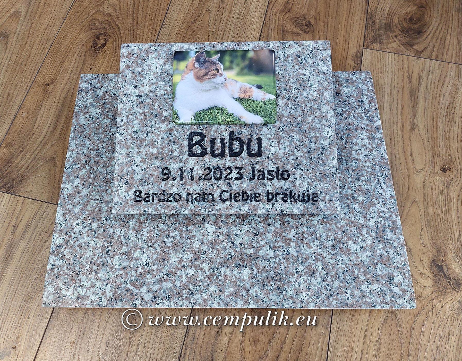 Brązowy nagrobek dla kota ze zdjęciem porcelanowym