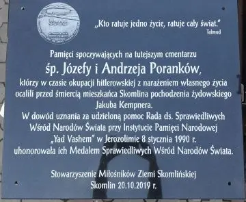 Tablica pamiątkowa sprawiedliwych