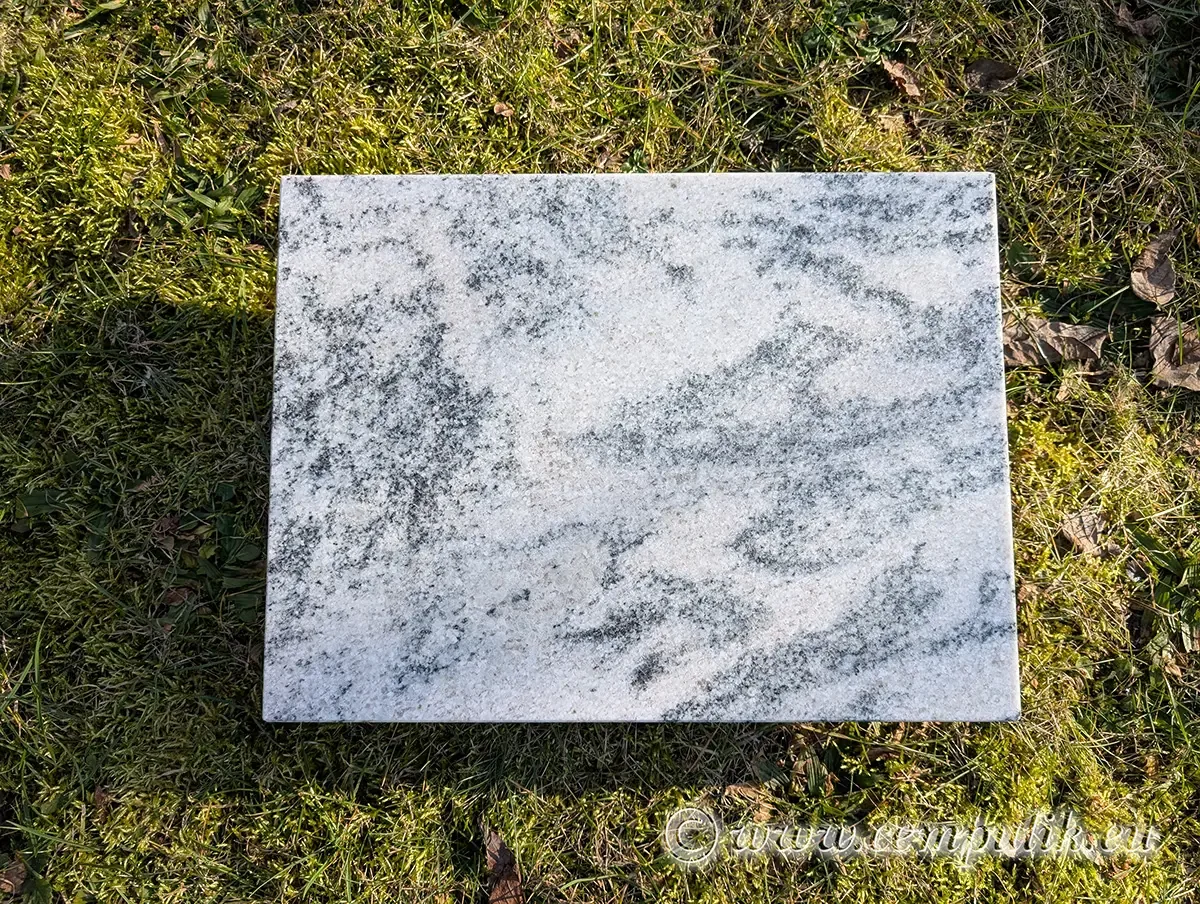 Poduszka Nagrobna — Jasnoszara z Ciemnymi Mazami 40x30 / 45x35 cm