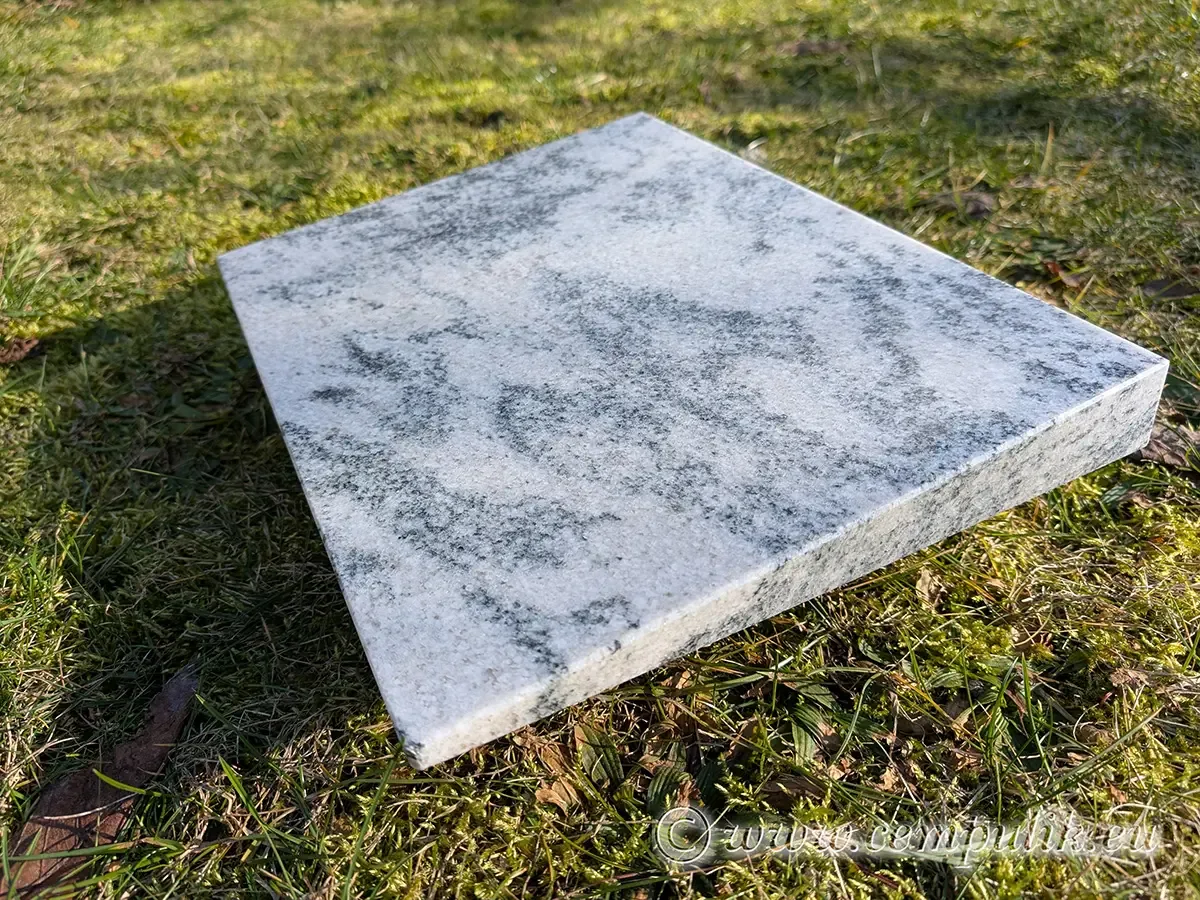 Poduszka Nagrobna — Jasnoszara z Ciemnymi Mazami 40x30 / 45x35 cm