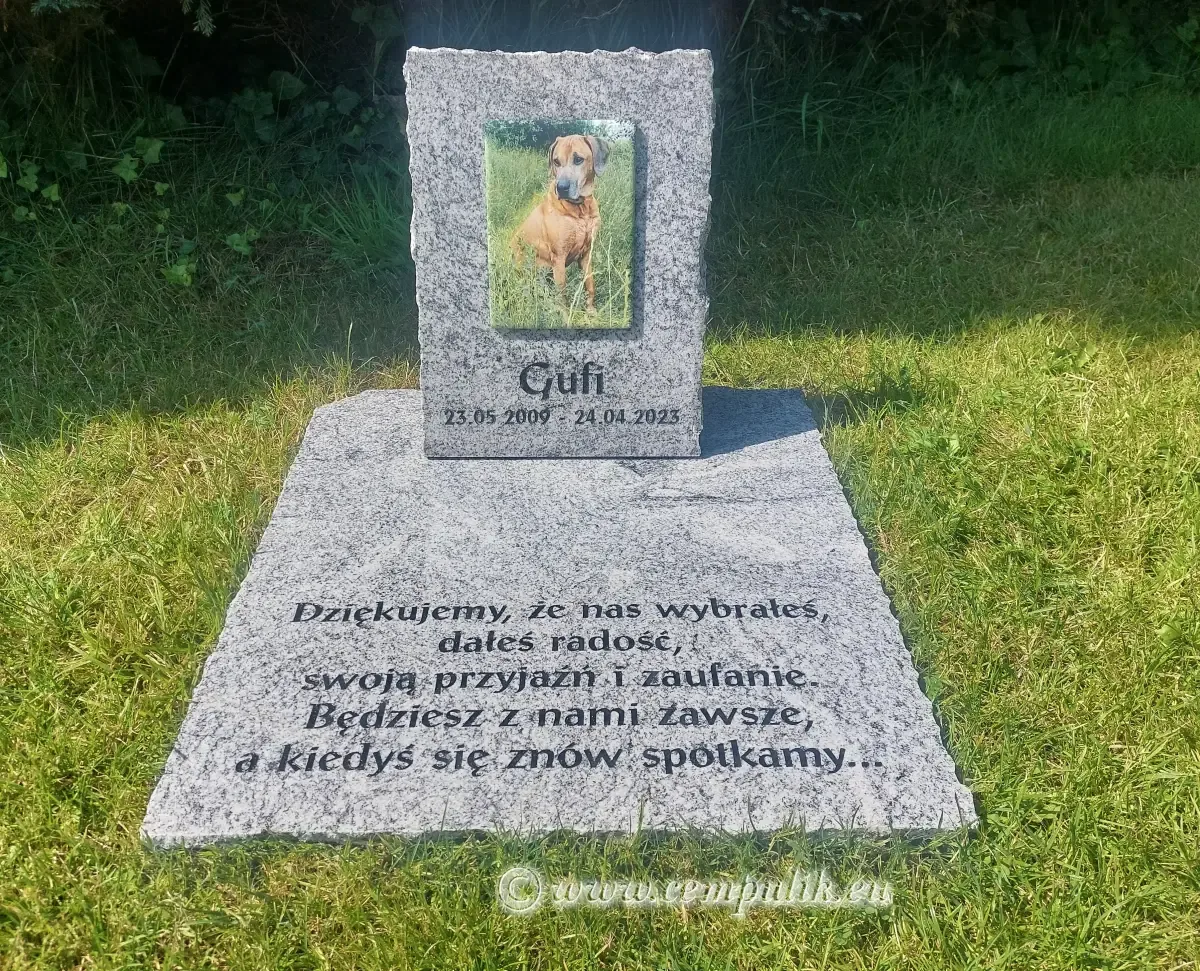 Duży Nagrobek dla Zwierzęcia – Granitowy Pomnik dla Psa/Kota