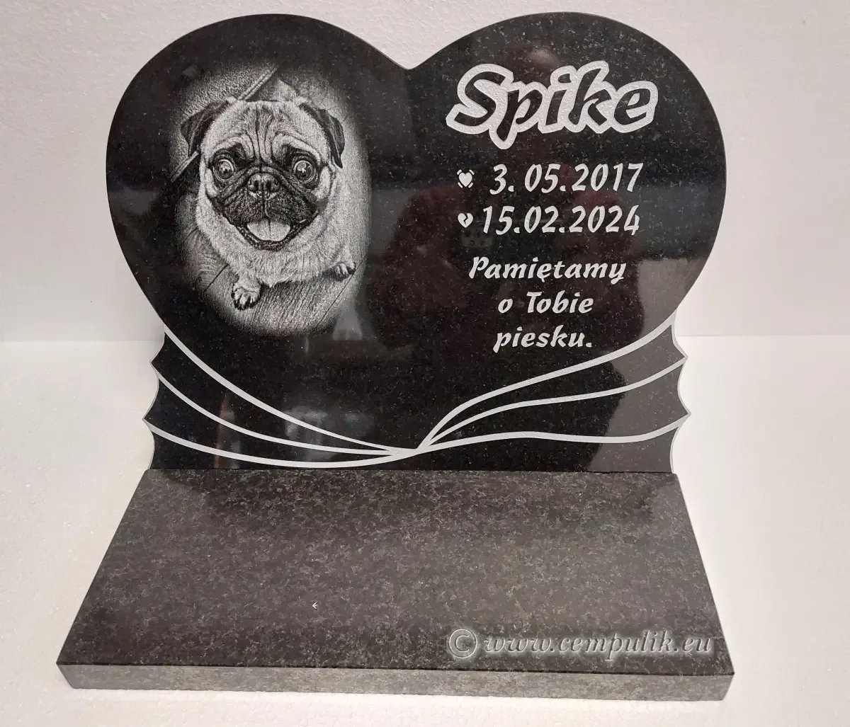 Serce ze Wstęgami na Pomnik – Granitowe Serce z Grawerem Diamentowym #509