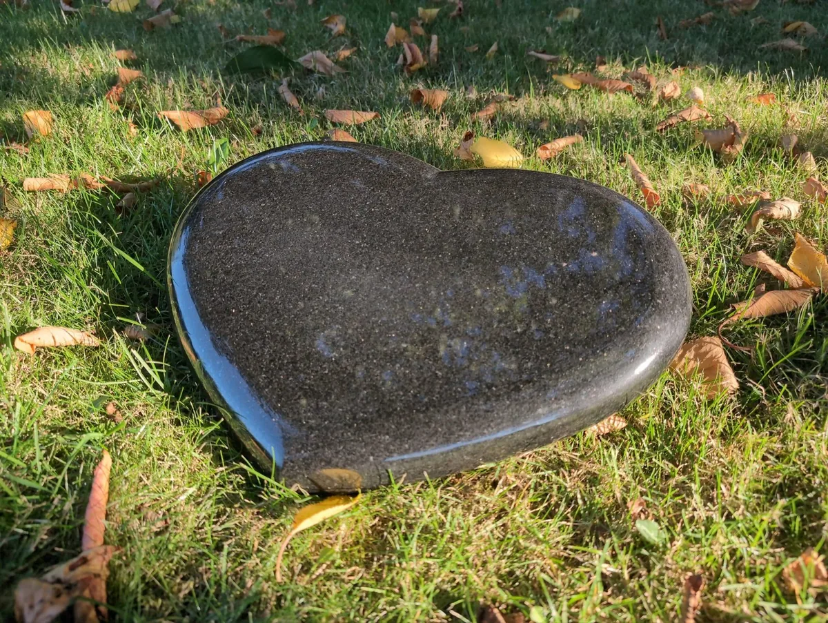Large Granite Heart Memorial Plaque (40x30 cm) — Absolute Black