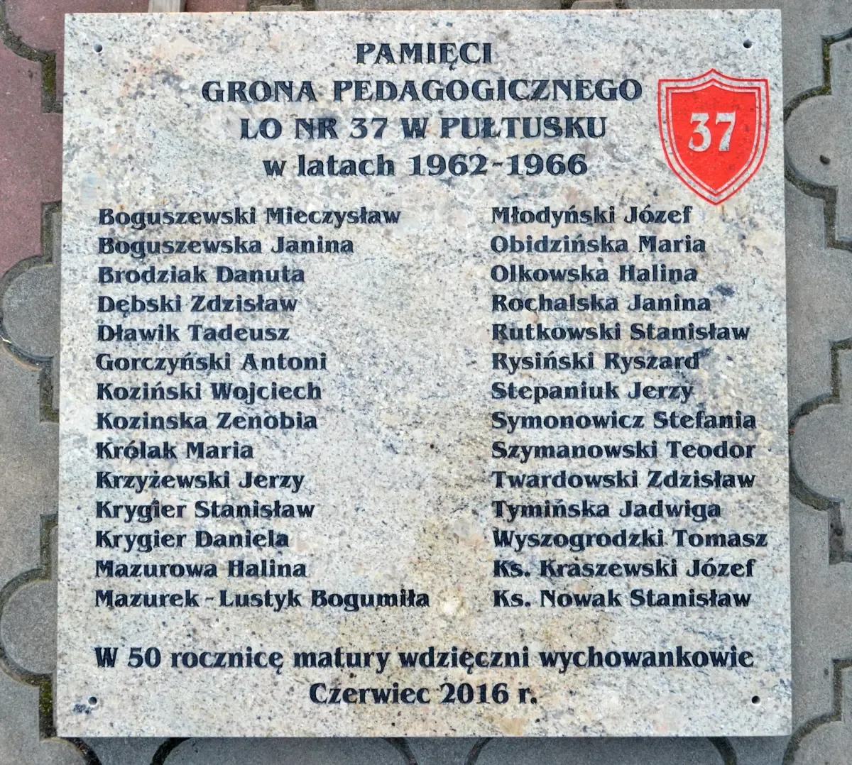 Tablica Pamiątkowa dla Szkoły podstawowej, średniej — Granitowa, Personalizowana
