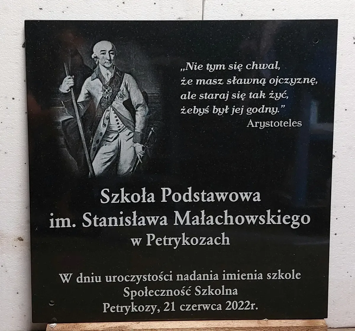 Tablica Pamiątkowa dla Szkoły podstawowej, średniej — Granitowa, Personalizowana