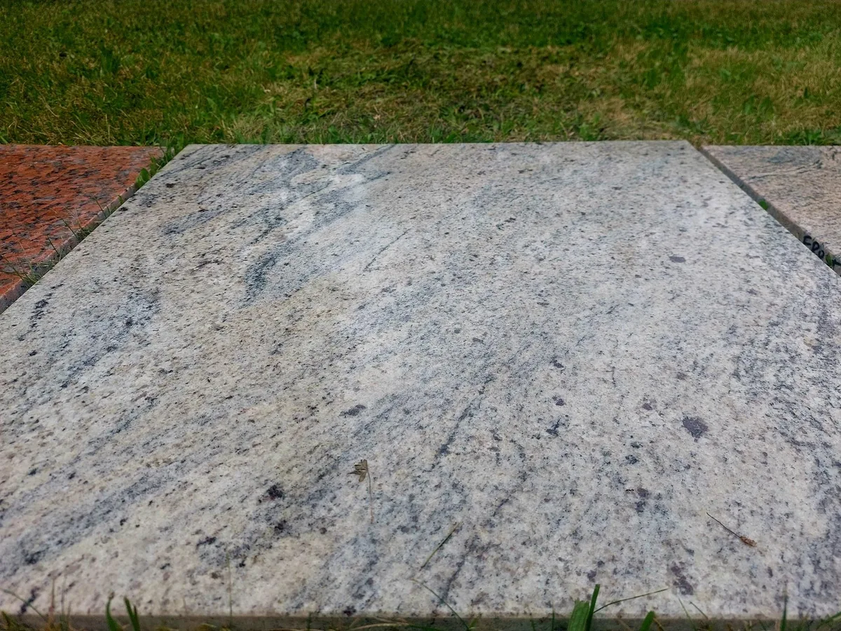Granitplatte Farbe 3 — Hellcreme
