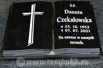 Czarna Księga Granitowa na Nagrobek 40×30 cm — Głębokie Piaskowanie, Złoty Napis