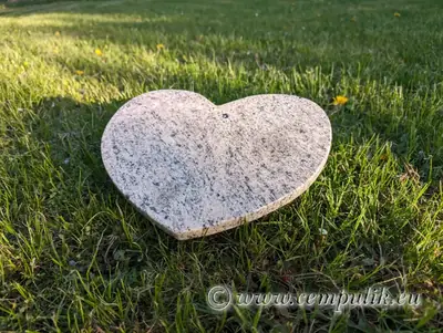 Cream Granite Heart Pet Memorial — Personalized Grave Plaque with Portrait