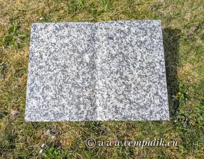 Jasnoszara Książka Granitowa Nagrobna