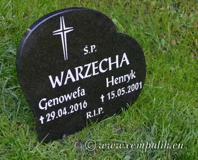 Tilted Granite Heart Memorial with Portrait Engraving — Lasting Memory