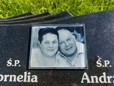 Photo Crystal for Gravestone 9x12 cm – Elegant Beveled Glass Portrait