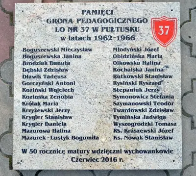 Tablica Pamiątkowa dla Szkoły podstawowej, średniej — Granitowa, Personalizowana