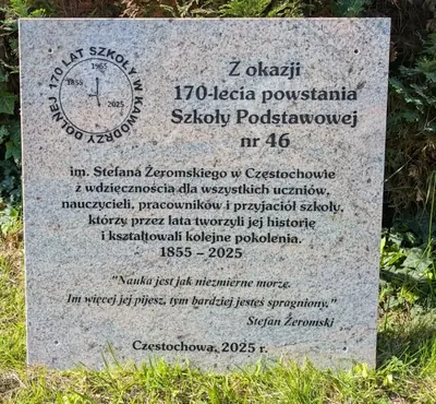 Mindeplade for skoler - Granit, personaliseret