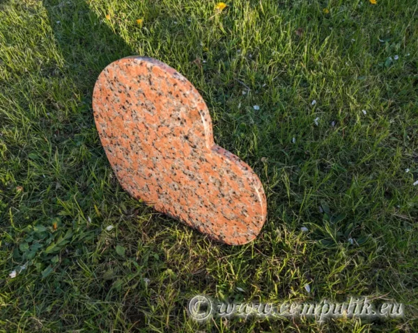 Tilted Heart-Shaped Pet Memorial in Warm Granite Tones (color4) - Image 3