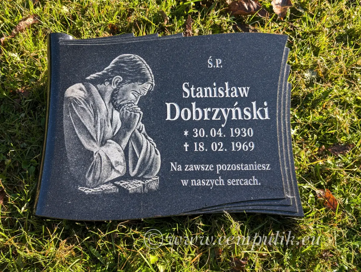 Granitowy papirus z napisem i wizerunkiem - czarny granit - obrazek 7