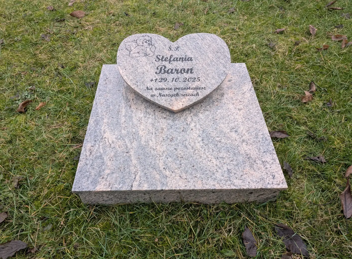 Elegancki mały Nagrobek urnowy kremowy