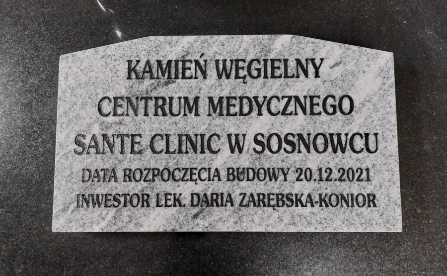kamień węgielny - tablica pamiątkowa pod budowę