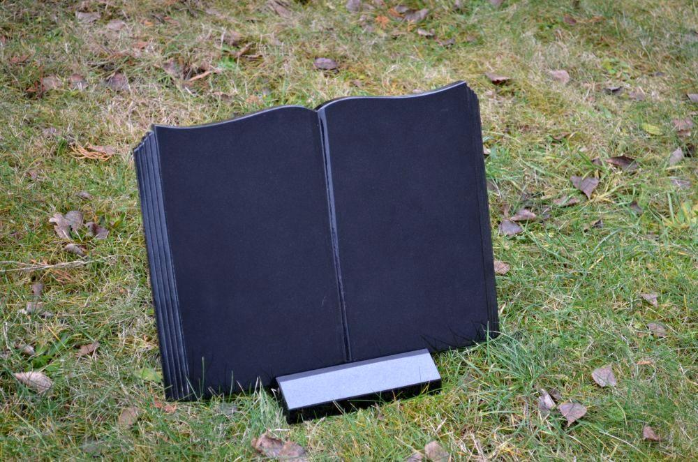 Grabstein in Buchform aus Granit (Mittel) – Portrait + Inschrift